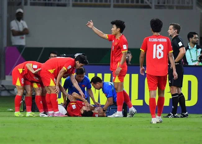 Màn hình trò chơi nổ hũ với biểu tượng quay thưởng và jackpot